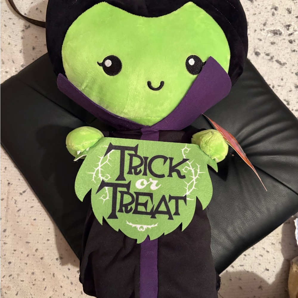 Disney Maleficent Greeter‎ - Picture 2 of 7